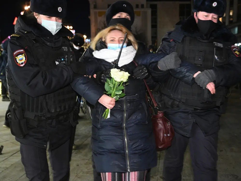 Russian Protester Flowers.jpg