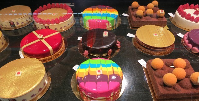 colorful cakes in lyon_0.jpg