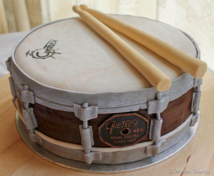 drum cake_0.jpg