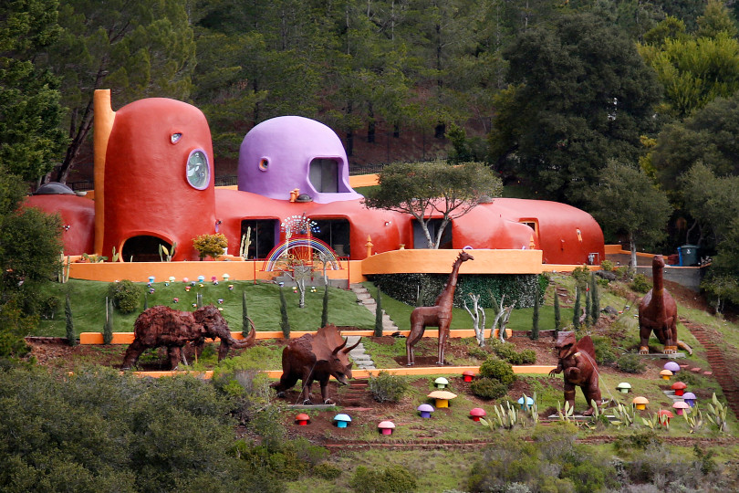 flintstone house_0.jpg