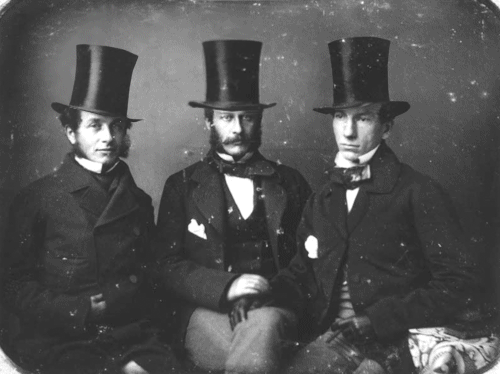 old, gents in hats.gif