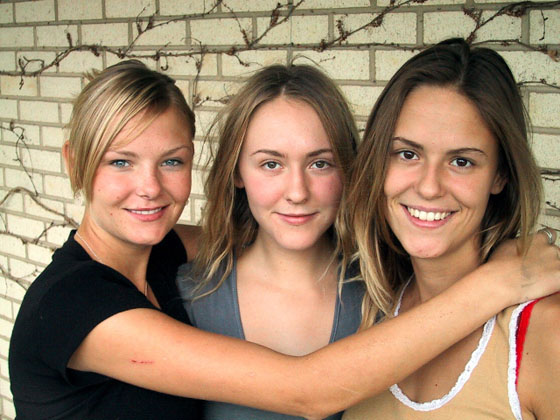Barlow daughters.jpg