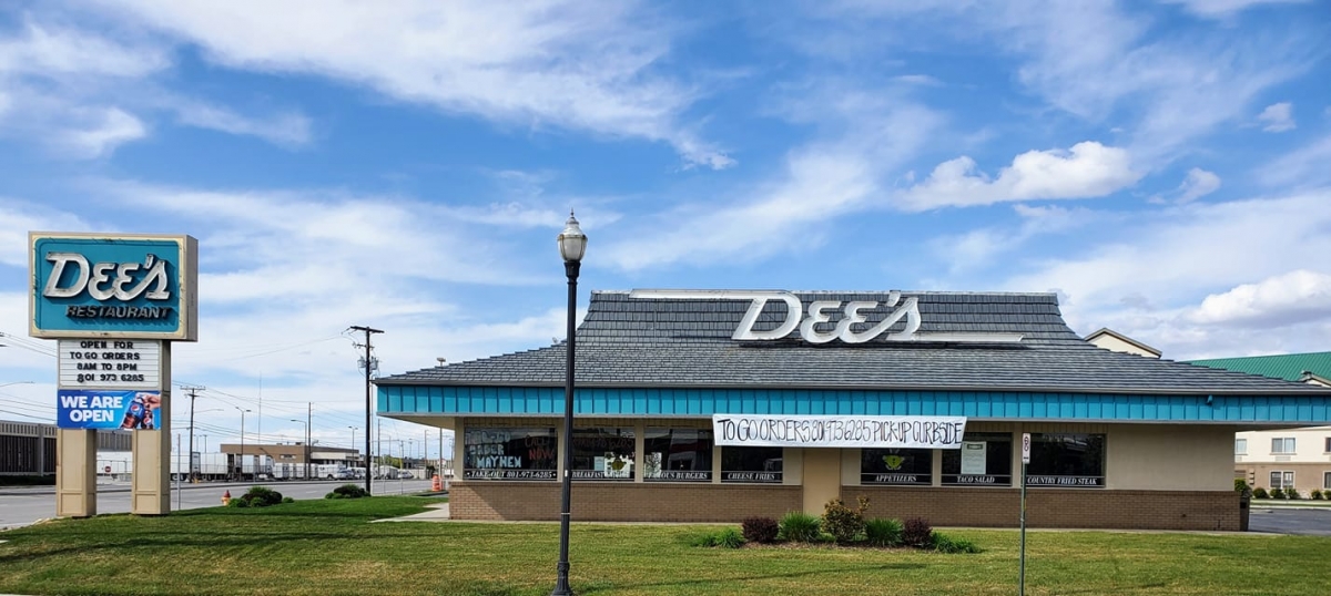 Dee's.jpg