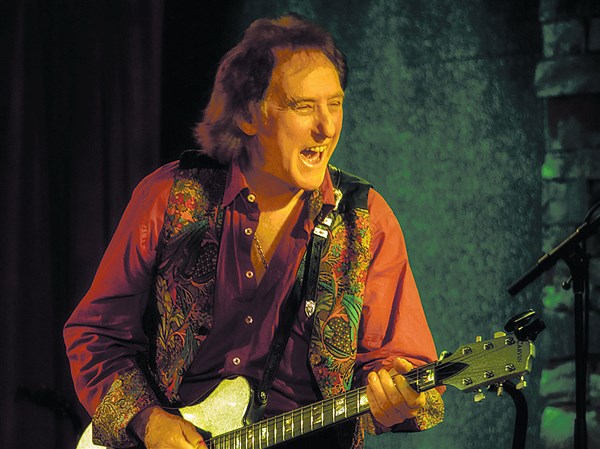 Denny-Laine-of-Moody-Blues-and-Wings-for-LAINE0504_0.jpg