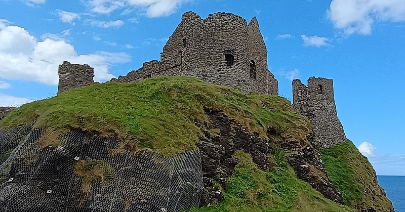 Dunluce Castle 2.jpg