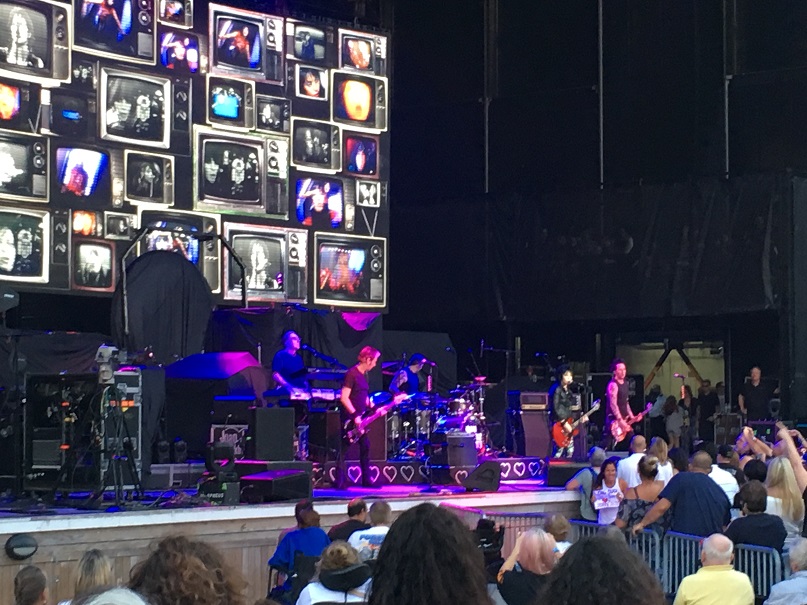 Joan Jett Jones Beach 07232017 Bad Rep resize.jpg