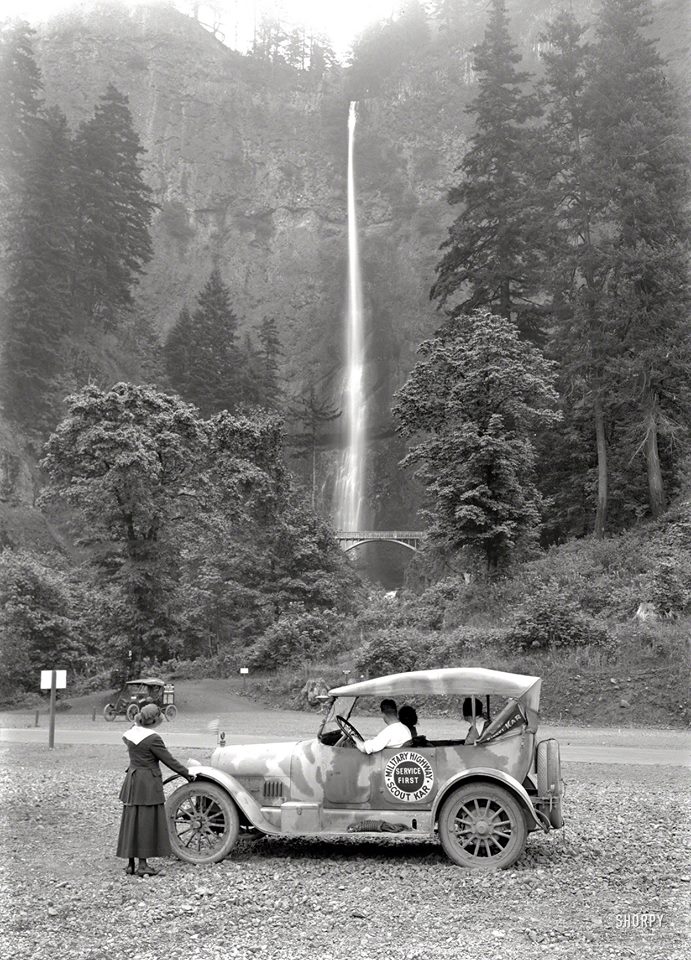 Multnomah Falls, 1918.jpg
