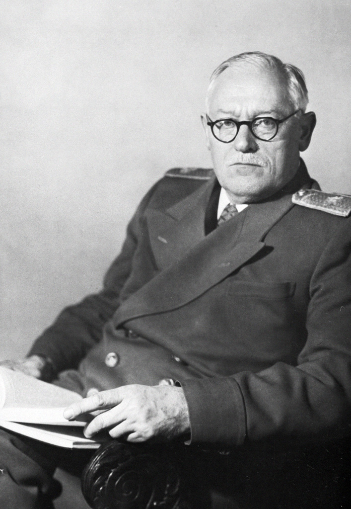 RIAN_archive_7781_Vyshinsky.jpg
