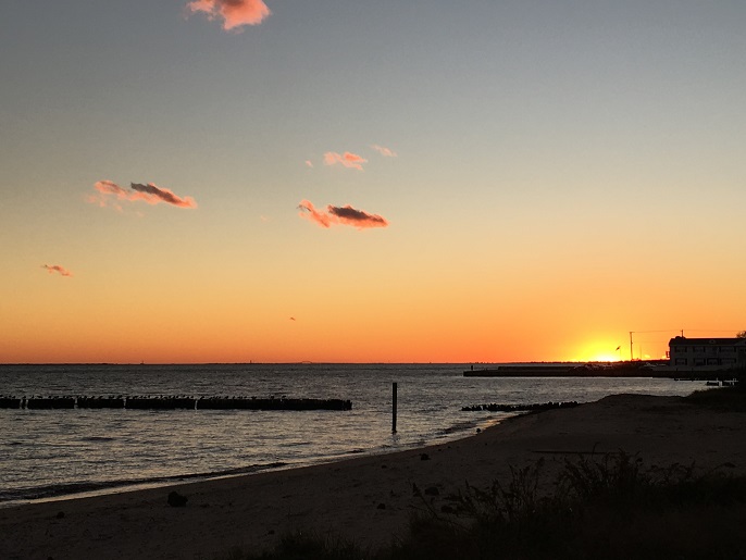 Sayville Beach Sunset 5 46pm 11 3 2018.jpg