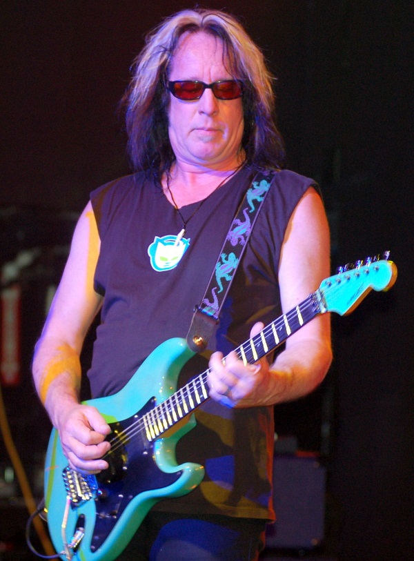Todd_Rundgren_at_Revolution_Live_(cropped)_0.jpg