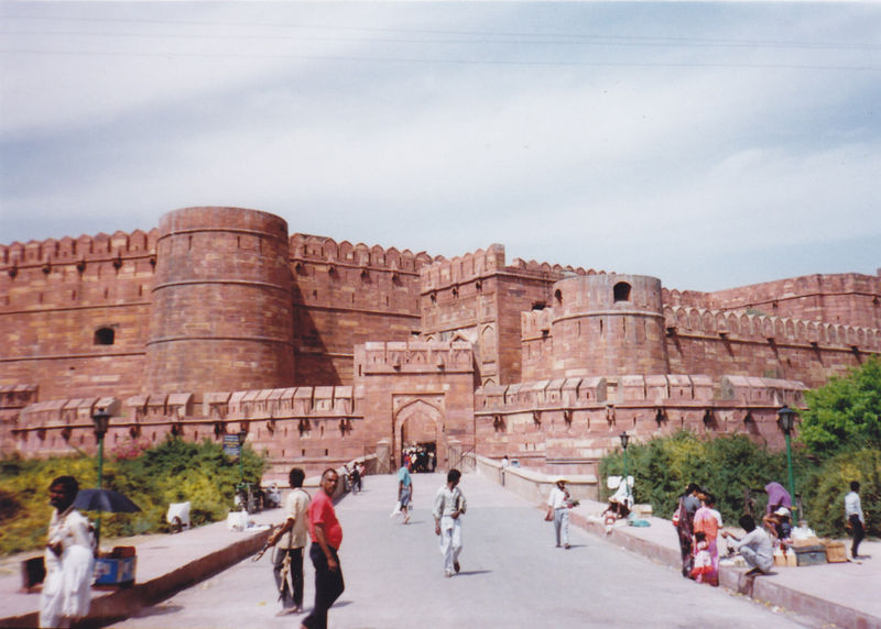 agra fort.jpg