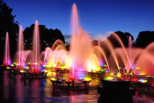 longwood-gardens-festival-fountains-philadelphia-600-587x0.jpg