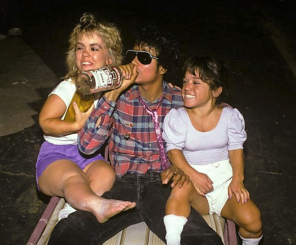 michael-jackson-smirnoff-midgets.png