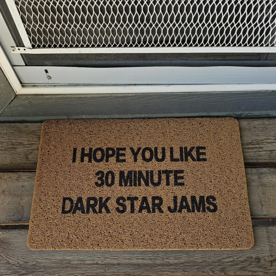 my-new-doormat-was-finally-delivered-yesterday-v0-3aa84q7y4end1.jpg