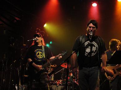 zoner jam singing-a.JPG